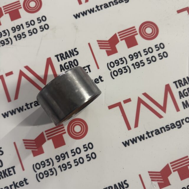 Ліва втулка підйомного валу 1.82.017/5117165 YTO ЮТО